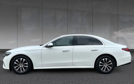 Mercedes-Benz E-Класс, 2023 год, 5 750 000 рублей, 4 фотография