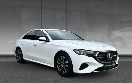 Mercedes-Benz E-Класс, 2023 год, 5 750 000 рублей, 3 фотография