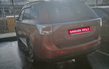 Mitsubishi Outlander III рестайлинг 3, 2013 год, 1 450 000 рублей, 1 фотография