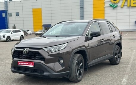 Toyota RAV4, 2021 год, 3 250 000 рублей, 1 фотография