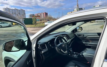 Toyota Highlander III, 2019 год, 4 150 000 рублей, 2 фотография