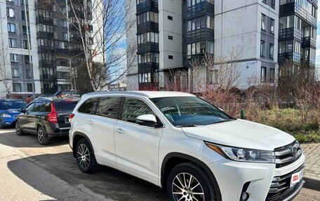 Toyota Highlander III, 2019 год, 4 150 000 рублей, 6 фотография