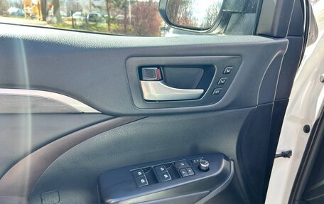 Toyota Highlander III, 2019 год, 4 150 000 рублей, 7 фотография