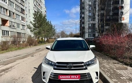 Toyota Highlander III, 2019 год, 4 150 000 рублей, 4 фотография