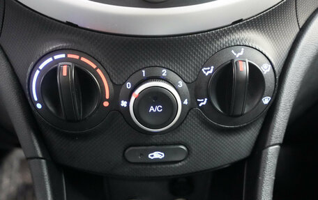 Hyundai Solaris II рестайлинг, 2012 год, 722 000 рублей, 12 фотография