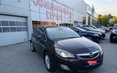 Opel Astra J, 2011 год, 589 000 рублей, 3 фотография