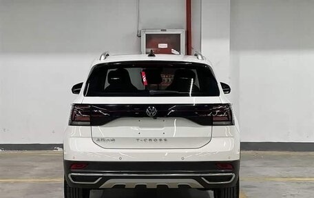 Volkswagen T-Cross I, 2022 год, 1 740 000 рублей, 6 фотография