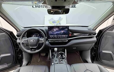 Toyota Highlander, 2026 год, 4 990 032 рублей, 6 фотография