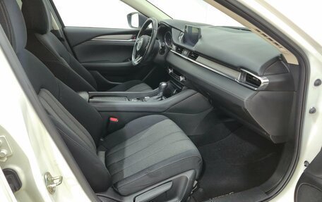 Mazda 6, 2019 год, 1 900 000 рублей, 13 фотография