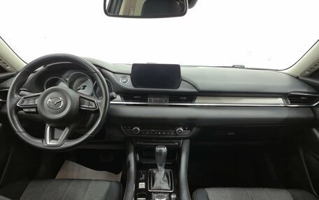 Mazda 6, 2019 год, 1 900 000 рублей, 10 фотография
