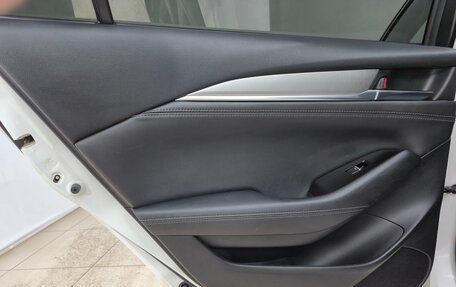 Mazda 6, 2019 год, 1 900 000 рублей, 14 фотография