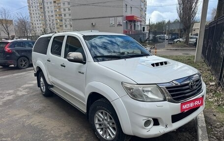 Toyota Hilux VII, 2012 год, 2 550 000 рублей, 2 фотография