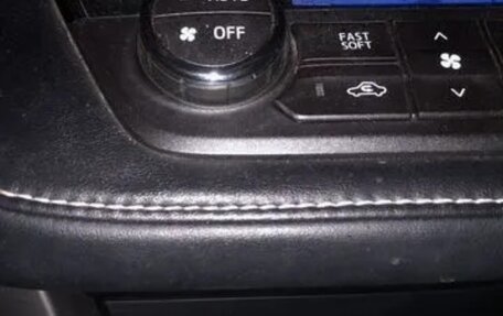 Toyota RAV4, 2016 год, 2 450 000 рублей, 2 фотография