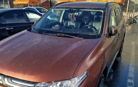 Mitsubishi Outlander III рестайлинг 3, 2013 год, 1 450 000 рублей, 7 фотография