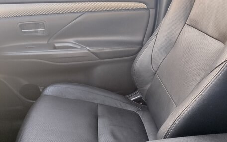 Mitsubishi Outlander III рестайлинг 3, 2013 год, 1 450 000 рублей, 9 фотография