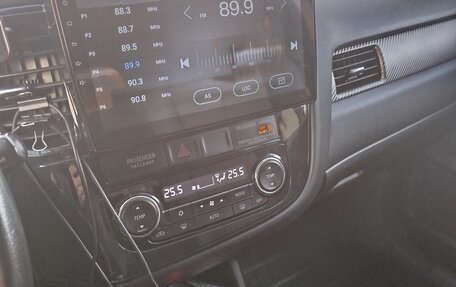 Mitsubishi Outlander III рестайлинг 3, 2013 год, 1 450 000 рублей, 3 фотография