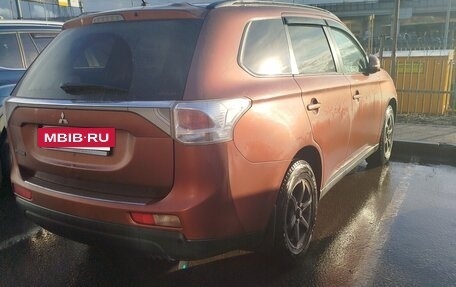 Mitsubishi Outlander III рестайлинг 3, 2013 год, 1 450 000 рублей, 2 фотография