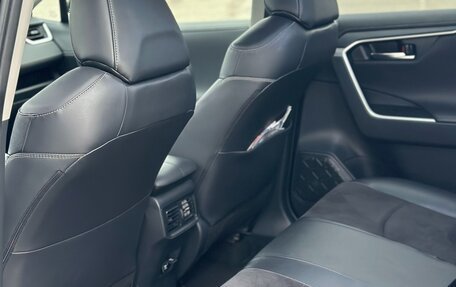 Toyota RAV4, 2021 год, 3 250 000 рублей, 2 фотография