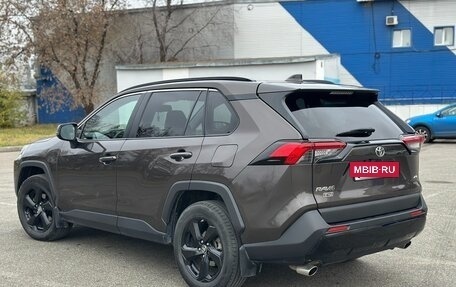 Toyota RAV4, 2021 год, 3 250 000 рублей, 3 фотография