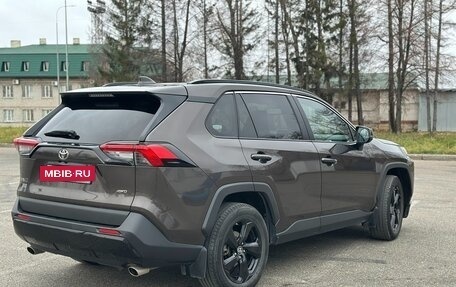 Toyota RAV4, 2021 год, 3 250 000 рублей, 4 фотография