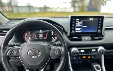 Toyota RAV4, 2021 год, 3 250 000 рублей, 8 фотография