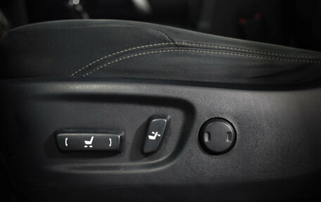 Toyota Land Cruiser Prado 150 рестайлинг 2, 2014 год, 3 199 000 рублей, 19 фотография