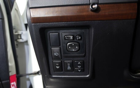 Toyota Land Cruiser Prado 150 рестайлинг 2, 2014 год, 3 199 000 рублей, 17 фотография