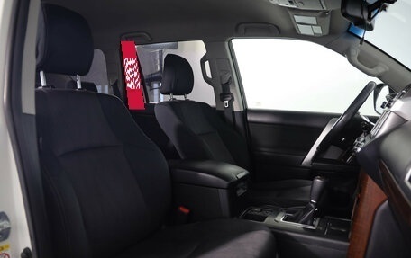 Toyota Land Cruiser Prado 150 рестайлинг 2, 2014 год, 3 199 000 рублей, 21 фотография