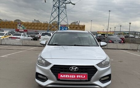 Hyundai Solaris II рестайлинг, 2018 год, 835 000 рублей, 1 фотография