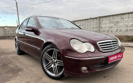 Mercedes-Benz C-Класс, 2005 год, 725 000 рублей, 1 фотография