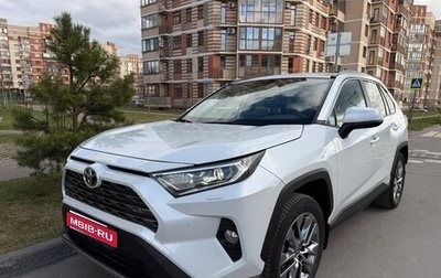 Toyota RAV4, 2022 год, 4 200 000 рублей, 1 фотография