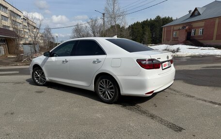 Toyota Camry, 2017 год, 2 370 000 рублей, 4 фотография