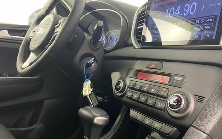 KIA Sportage IV рестайлинг, 2018 год, 1 950 000 рублей, 24 фотография