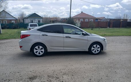 Hyundai Solaris II рестайлинг, 2014 год, 850 000 рублей, 4 фотография