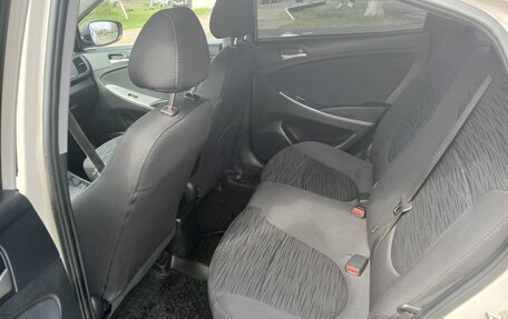 Hyundai Solaris II рестайлинг, 2014 год, 850 000 рублей, 14 фотография