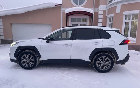 Toyota RAV4, 2024 год, 3 980 000 рублей, 4 фотография