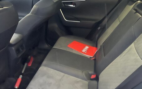 Toyota RAV4, 2024 год, 3 980 000 рублей, 13 фотография