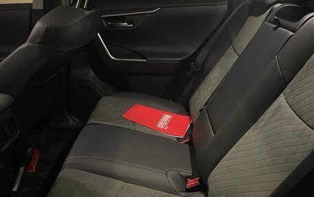 Toyota RAV4, 2024 год, 3 980 000 рублей, 11 фотография