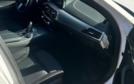 BMW 5 серия, 2019 год, 4 500 000 рублей, 14 фотография