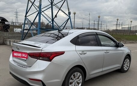 Hyundai Solaris II рестайлинг, 2018 год, 835 000 рублей, 3 фотография