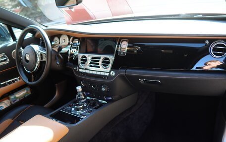 Rolls-Royce Wraith, 2017 год, 40 000 000 рублей, 11 фотография