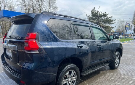 Toyota Land Cruiser Prado 150 рестайлинг 2, 2021 год, 5 500 000 рублей, 3 фотография