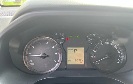 Toyota Land Cruiser Prado 150 рестайлинг 2, 2021 год, 5 500 000 рублей, 8 фотография