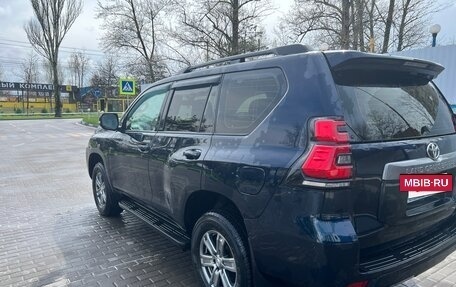 Toyota Land Cruiser Prado 150 рестайлинг 2, 2021 год, 5 500 000 рублей, 4 фотография