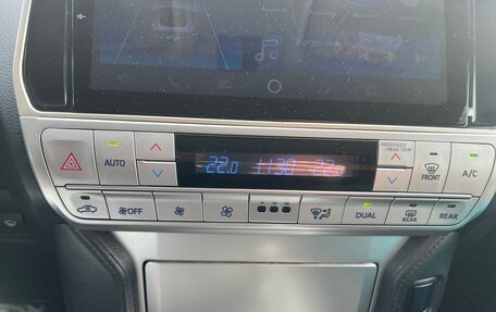 Toyota Land Cruiser Prado 150 рестайлинг 2, 2021 год, 5 500 000 рублей, 23 фотография