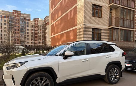 Toyota RAV4, 2022 год, 4 200 000 рублей, 7 фотография