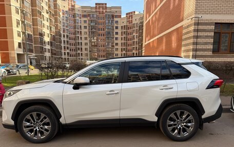 Toyota RAV4, 2022 год, 4 200 000 рублей, 6 фотография