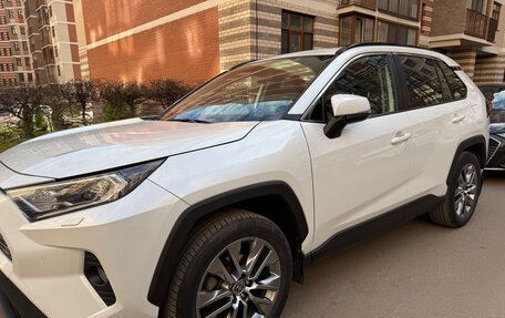 Toyota RAV4, 2022 год, 4 200 000 рублей, 10 фотография