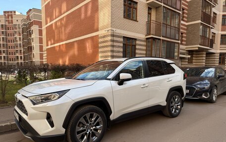 Toyota RAV4, 2022 год, 4 200 000 рублей, 8 фотография