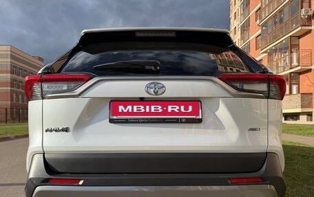 Toyota RAV4, 2022 год, 4 200 000 рублей, 21 фотография